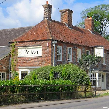 The Pelican Inn Froxfield  Exteriér fotografie